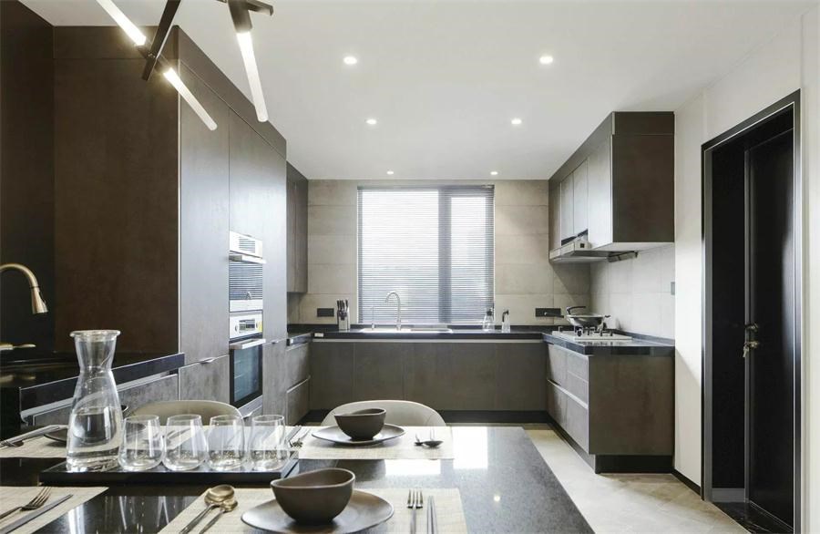 羅馬景福城/159平米/現(xiàn)代簡(jiǎn)約